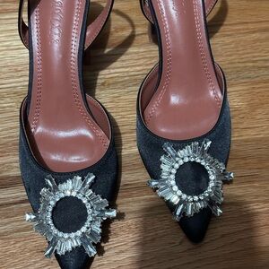 Elegant Black Women's Shoes with Crystal Embellishments
